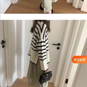 Fancy stripe loose fit sweater
